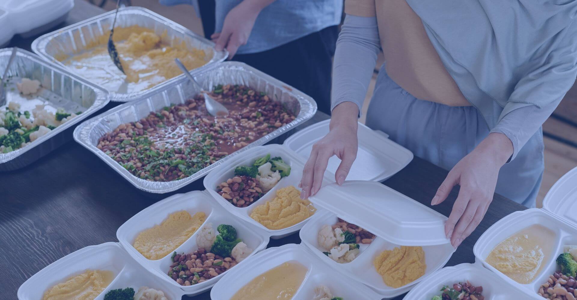 Adra 5 ADRA reparto de alimento